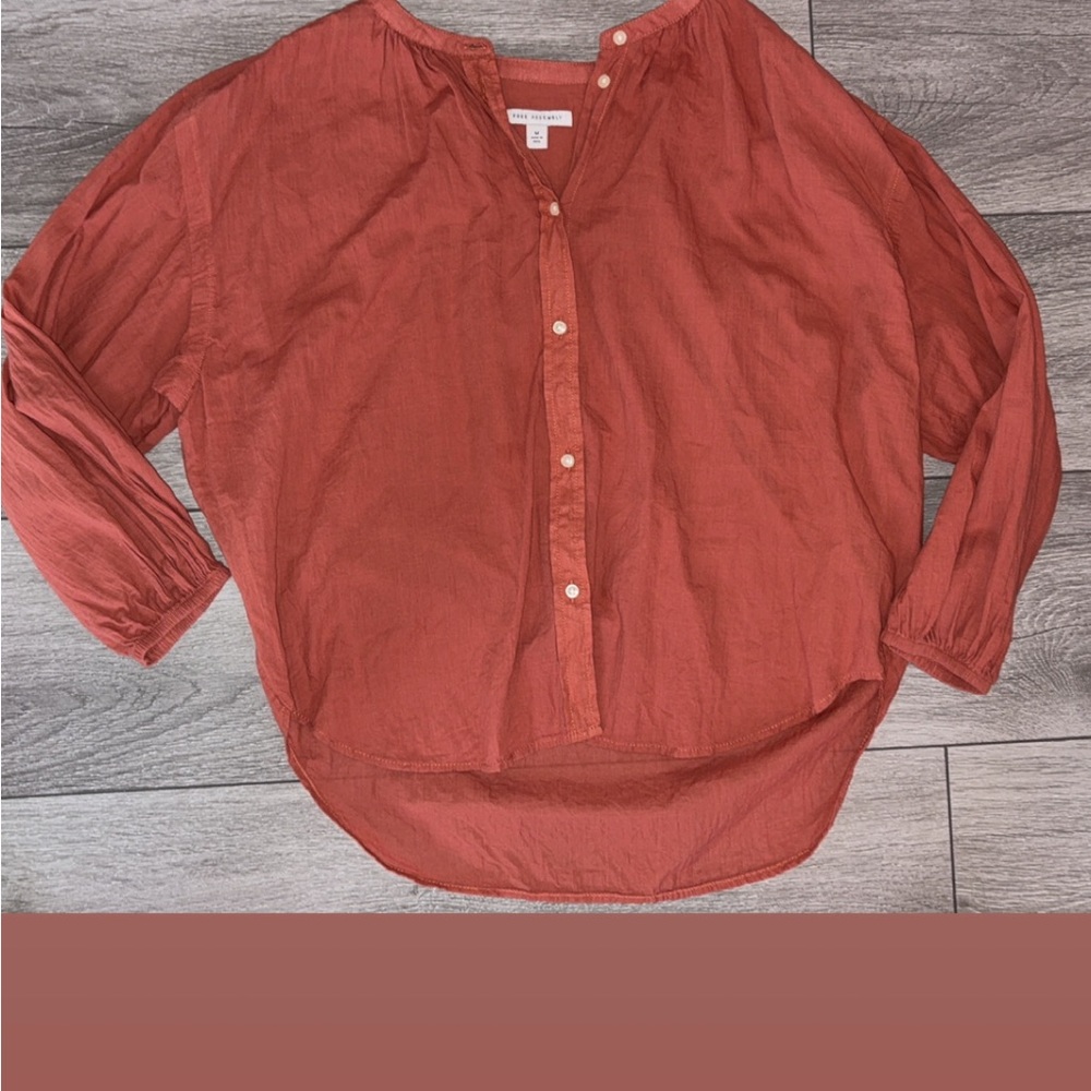 Free Assembly Size Medium Burnt Orange Blouse Lightweight Button Closure Long Sl